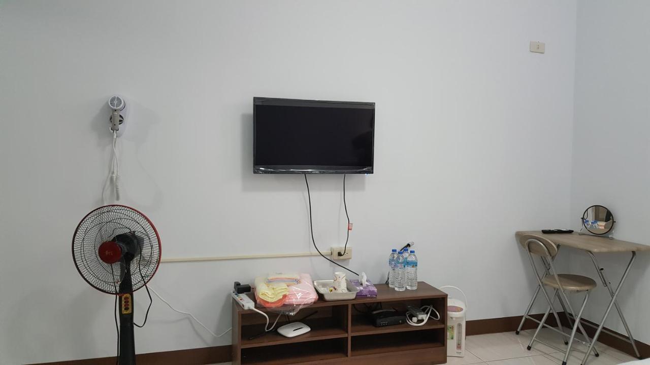 枋寮小象民宿 Fangliao Exterior photo